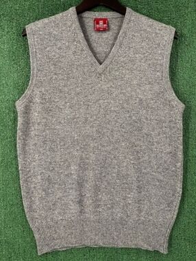 Nordstrom Vest .. 100% Lambs Wool